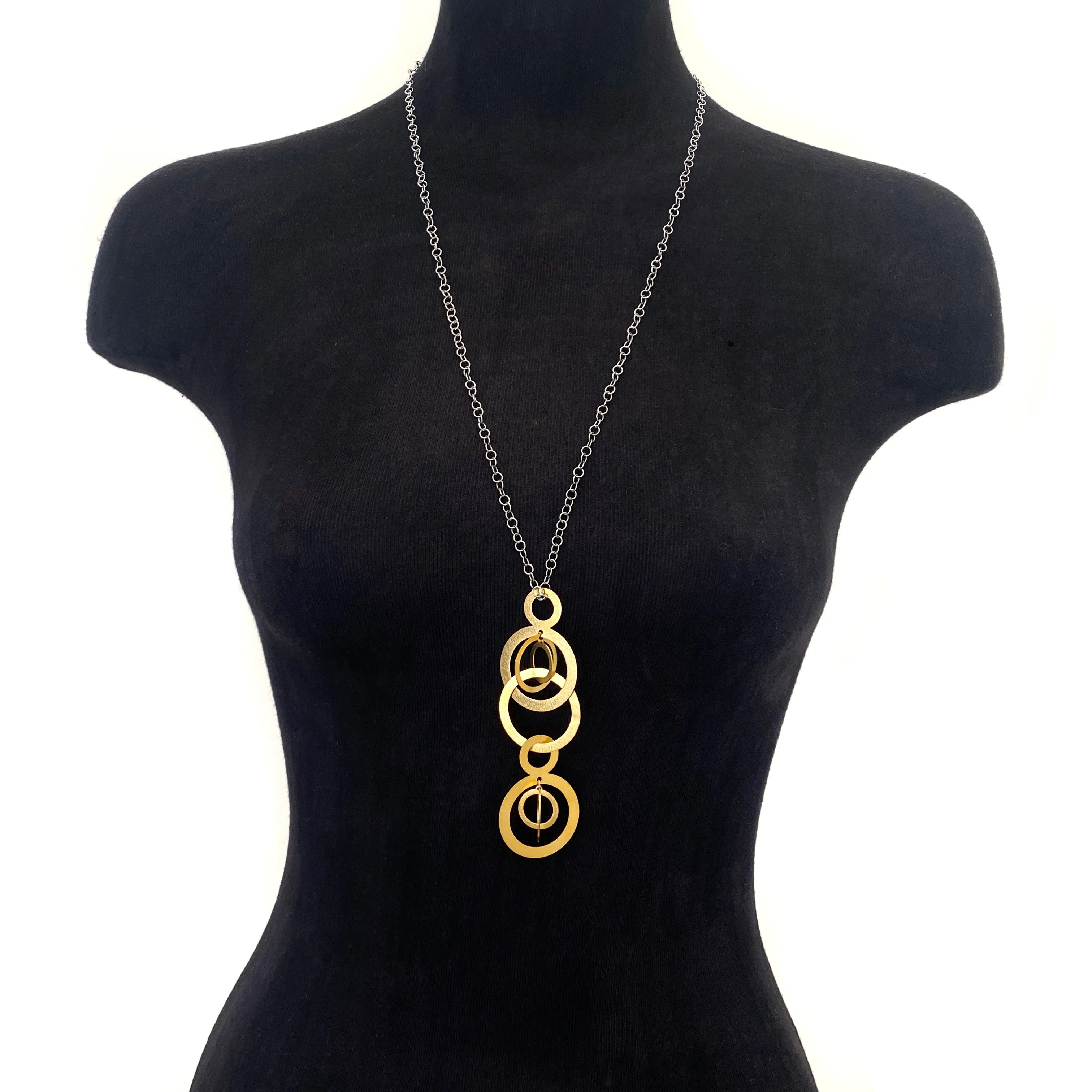 Gold Interlocking Circle Pendant