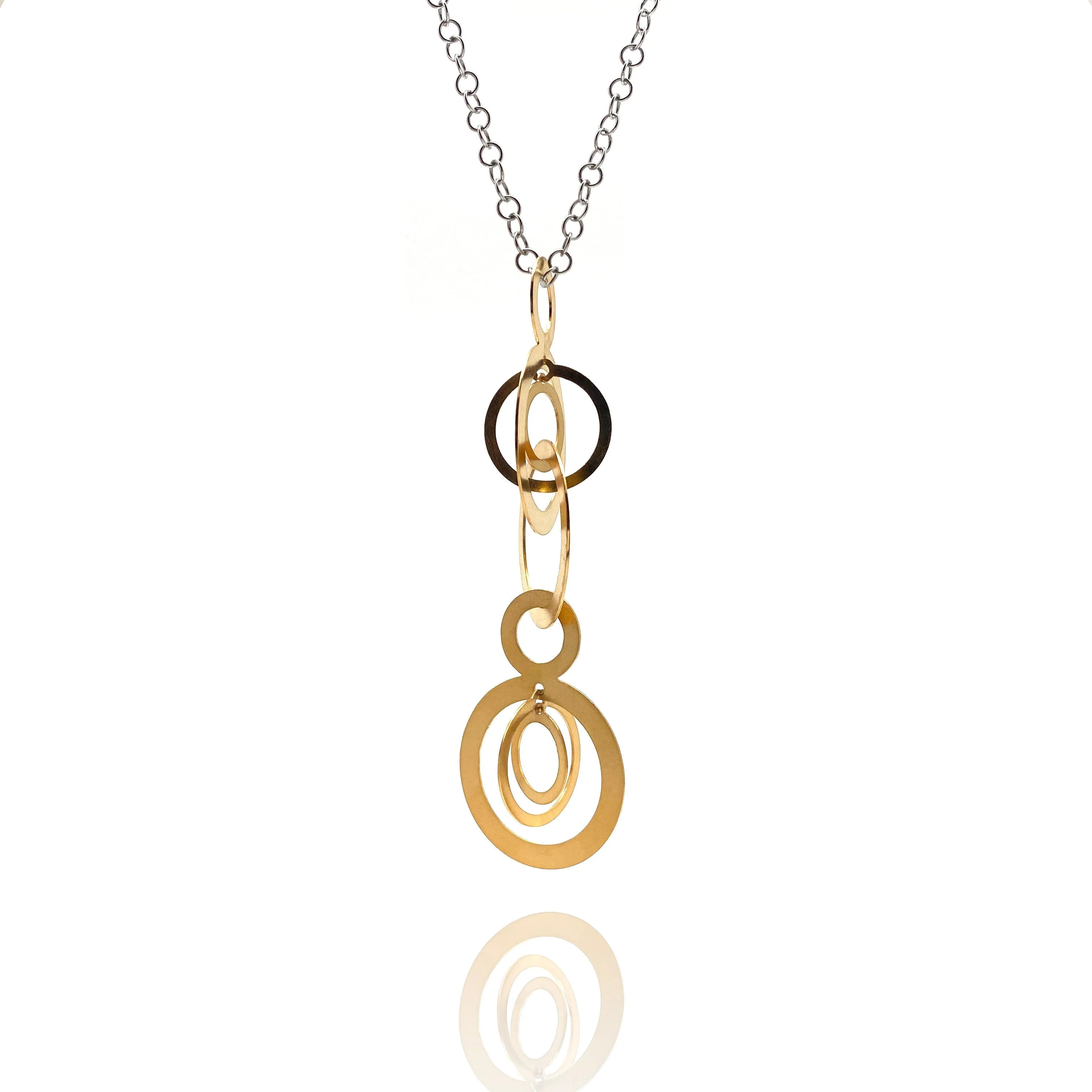 Gold Interlocking Circle Pendant