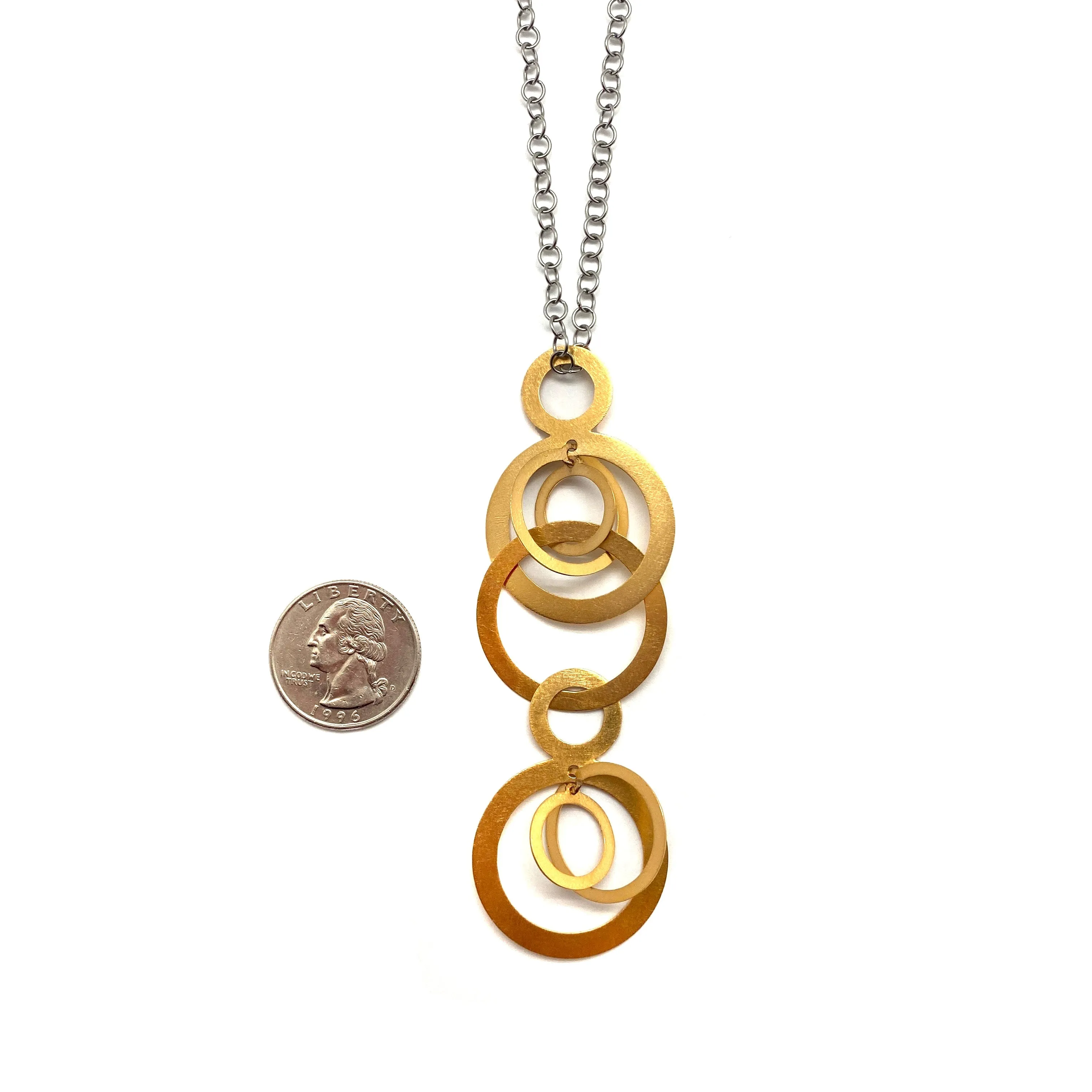 Gold Interlocking Circle Pendant