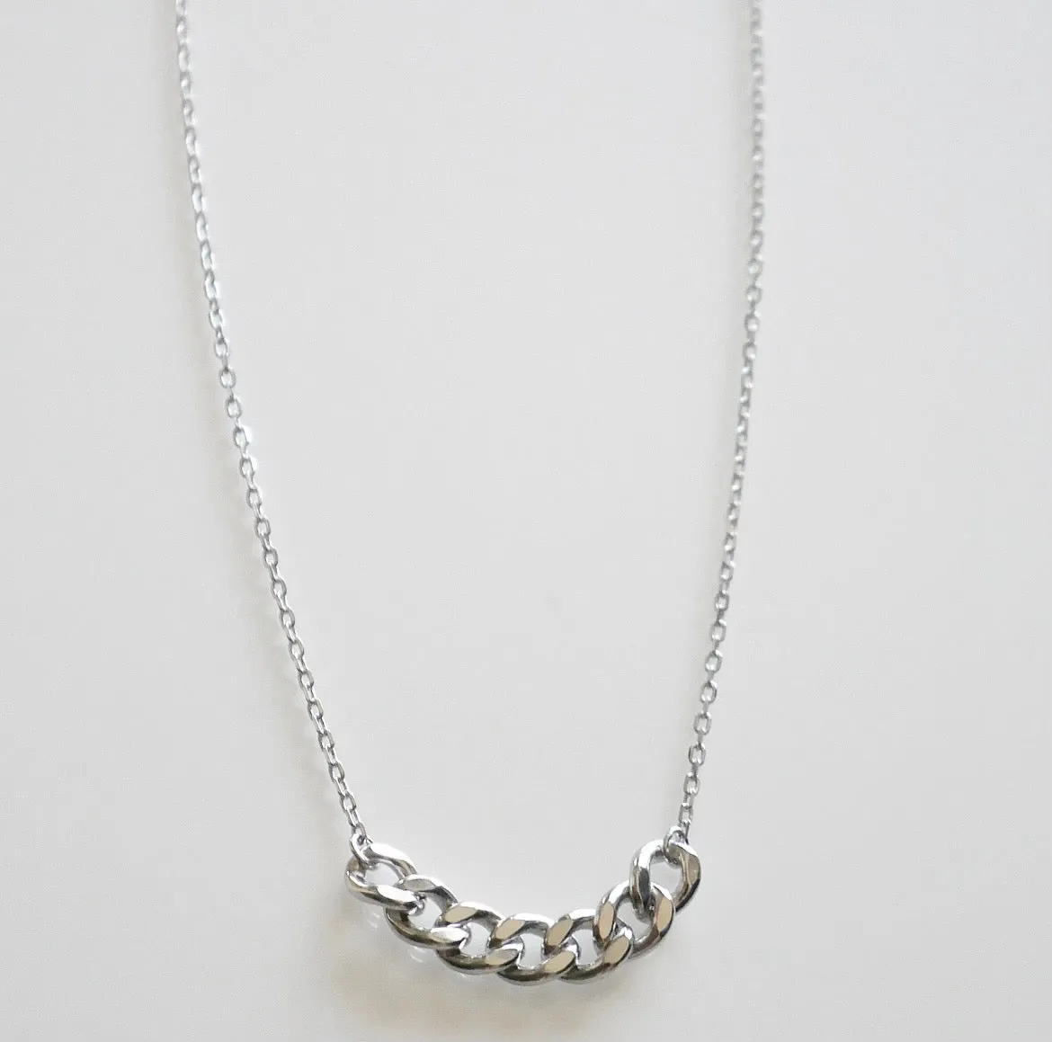 Kerry Chain Themed Pendant Daily Necklace .925 sterling silver