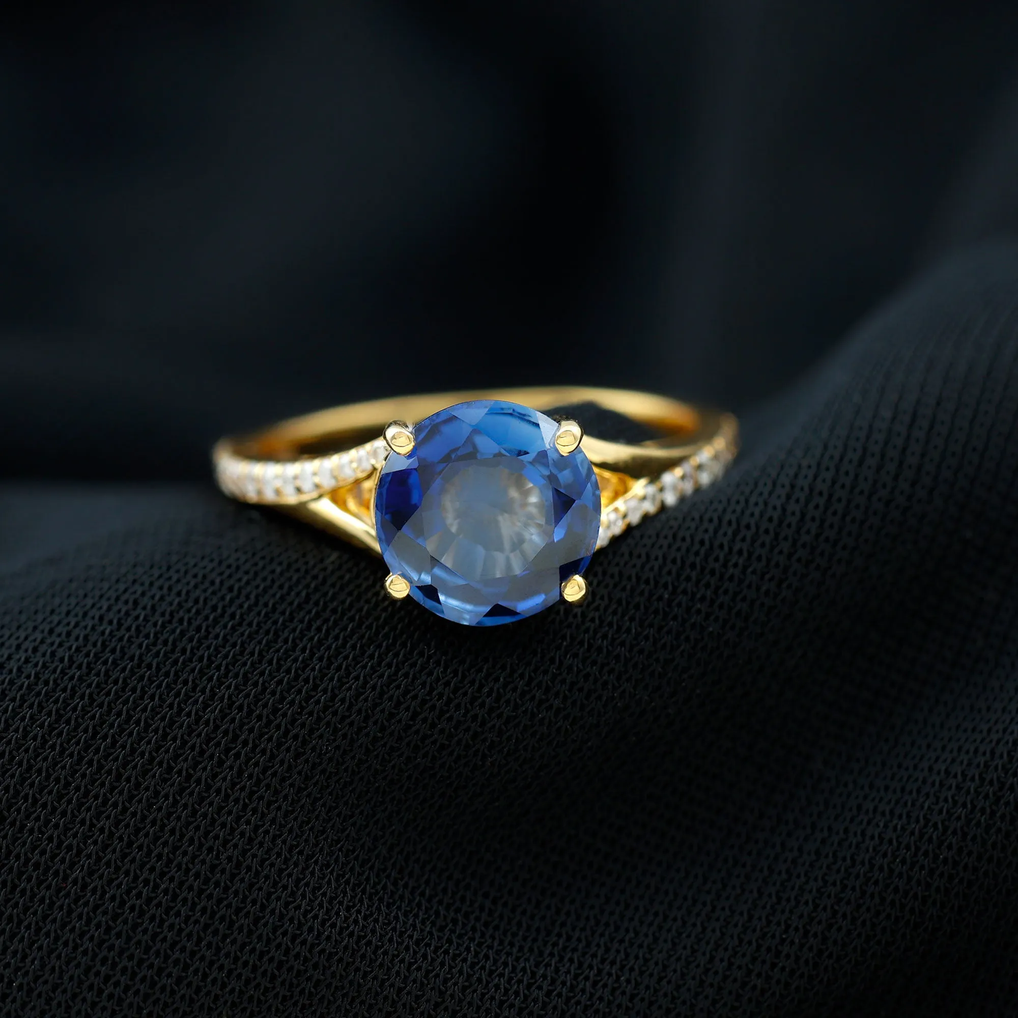 Lab Grown Blue Sapphire Solitaire Engagement Ring with Diamond Split Shank