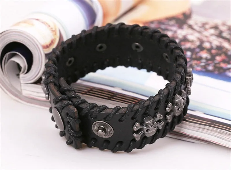 Metal Punk Gothic Skull Stud Bracelet