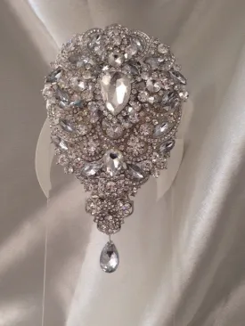 Mini brooch bouquet