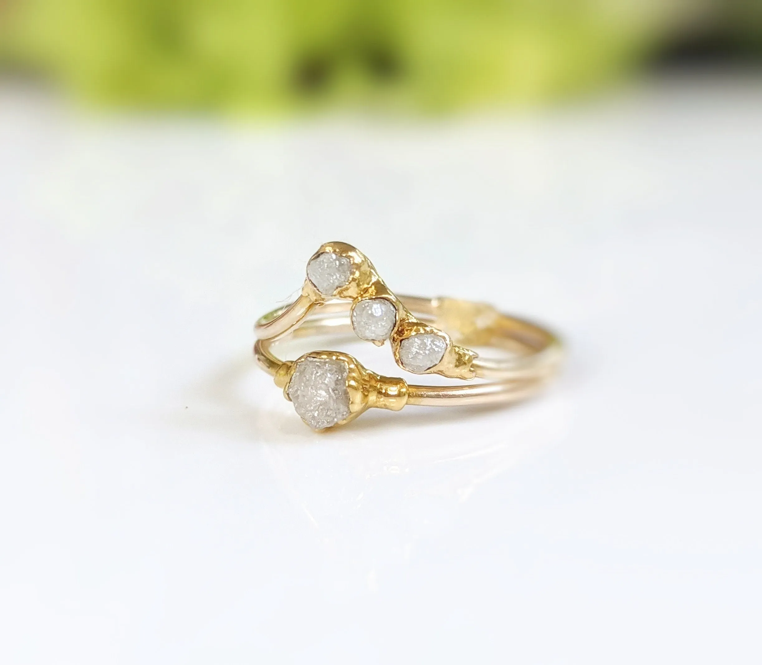 Raw diamond wedding ring set