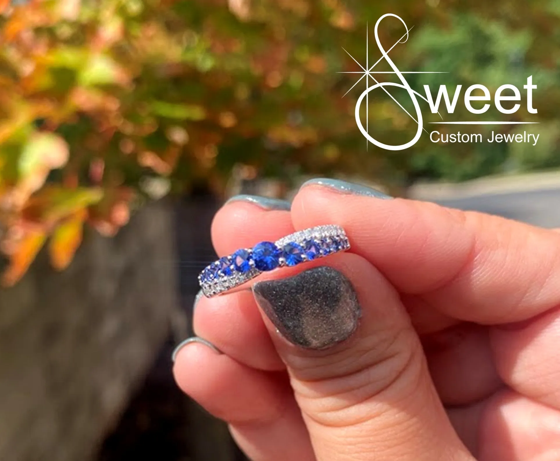 SAPPHIRE AND DIAMOND GRADUATED RIGHT HAND RING