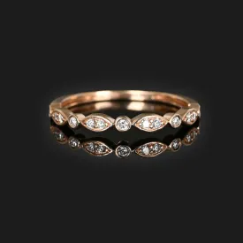 Scallop Edge Rose Gold Diamond Band Ring